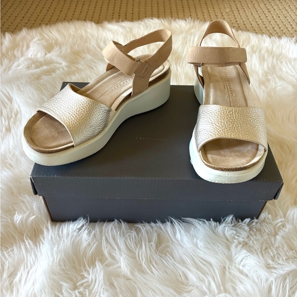 ECCO Flowt Wedge Gold/Powder - Picture 1 of 7